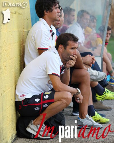Stefano Senigagliesi in panchina col vice Luca Concas