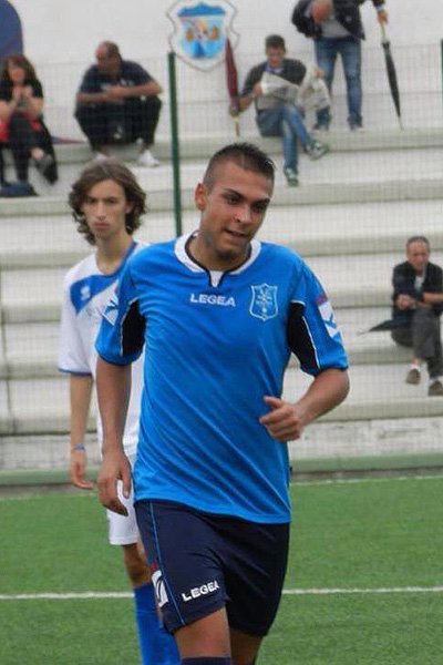 Antonio Auriemma con la maglia della Sigma Cagliari