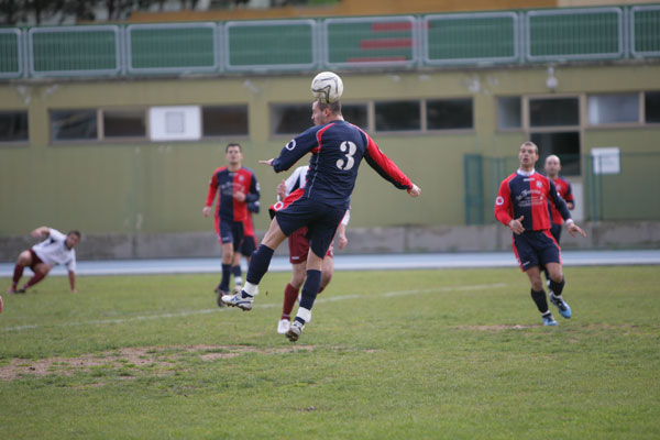 Cus Cagliari - Isili 3-0, colpo di testa di Daniele Costa