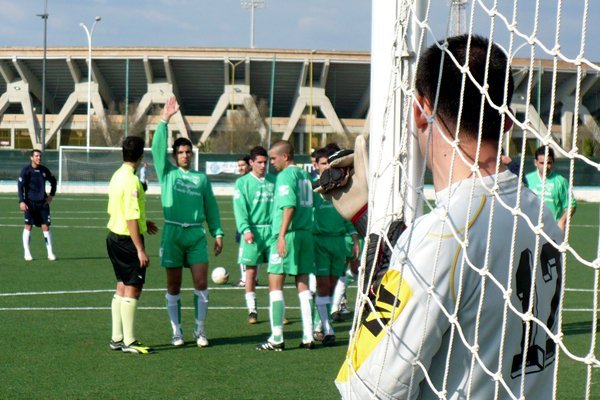 Sant'Elia-Ittiri 7-0, il portiere Magliona piazza la barriera
