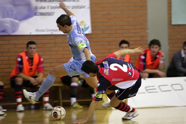 S.C. Cagliari C5 - Pescara C5: 3 -1 - Gianluigi Asquer in scivolata S.C. Cagliari C5 - Pescara C5: 3 -1 - Gianluigi Asquer in scivolata