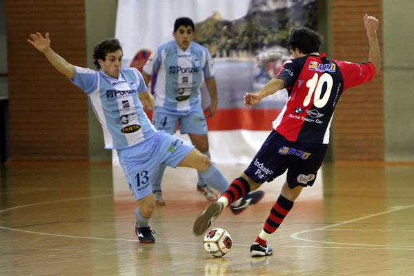 S.C. Cagliari C5 - Pescara C5: 3 -1 - Heder Rufine al tiro S.C. Cagliari C5 - Pescara C5: 3 -1 - Heder Rufine al tiro