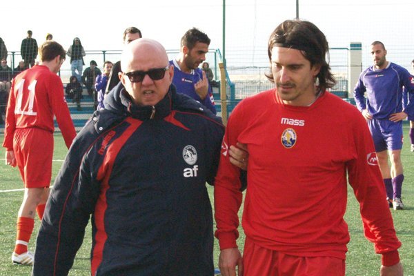 Manunza assistito dal medico Antonello Frailis