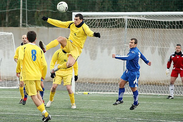 Siliqua-Villacidro 0-1-Damiano in acrobazia, Alberti osserva Siliqua-Villacidro 0-1-Damiano in acrobazia, Alberti osserva