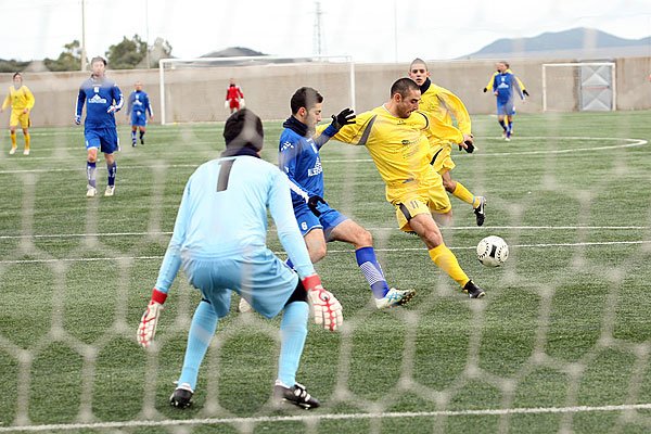 Siliqua-Villacidro 0-1-Ibba al tiro contrastato da Luca Corda