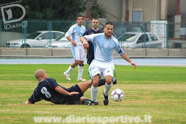 Alberto Melis in scivolata su Paolo Pittau