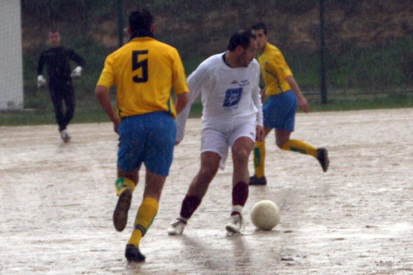 Samatzai-Girasole0-4 Congiu guarda Falaguerra