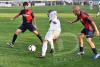 Gianluca Siazzu in dribbling su Luca Mulas