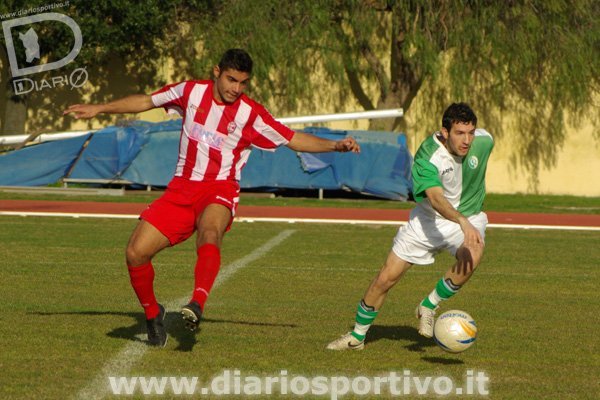 Roberto Puddu supera Fabio Uccheddu Roberto Puddu supera Fabio Uccheddu