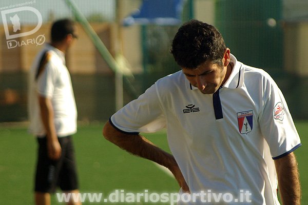Damiano Bartoli e, sullo sfondo, Carlo Atzei