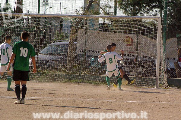 Madau anticipato sulla linea di porta