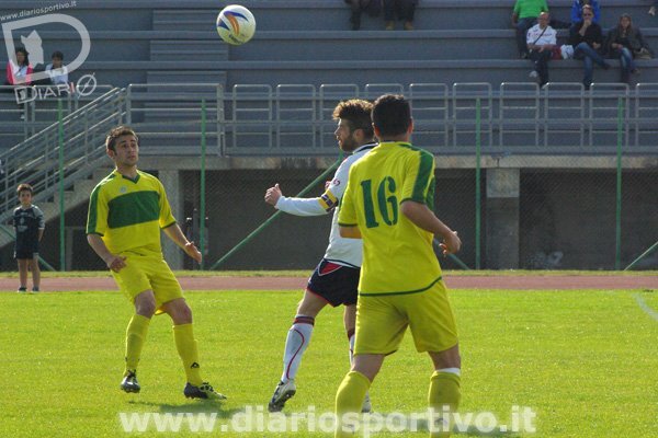 Lepori respinge di testa