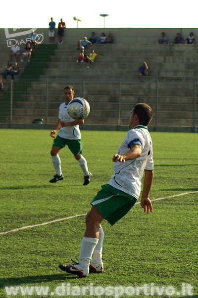Il capitano del Girasole Alessio Canu controlla il pallone