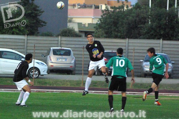 Colpo di testa di Luca Uccheddu