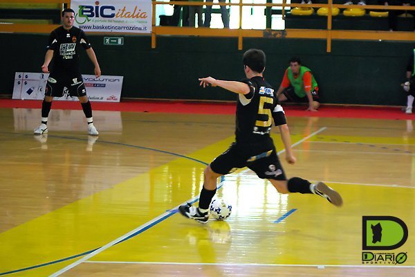 Il goal su punizione di Serginho