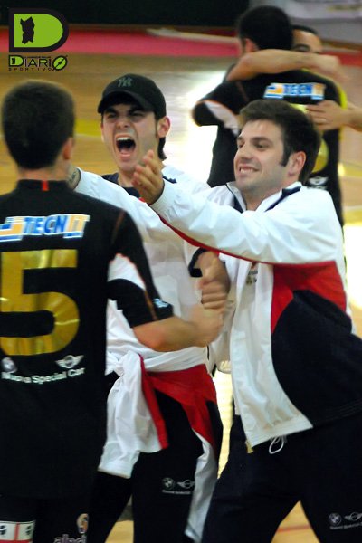 Alberto Melis festeggia la vittoria