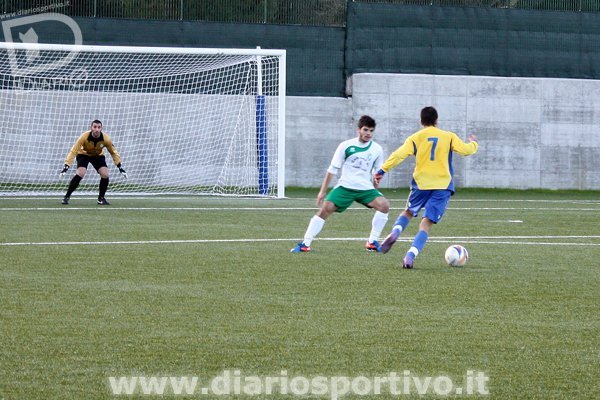 Davide Mura punta Nicola Vacca