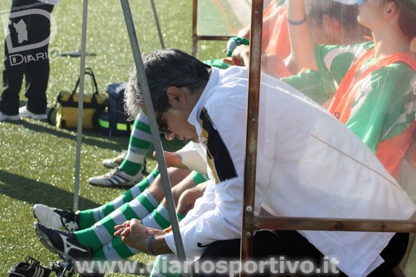 Il mister Marco Piras aspetta il finale di gara