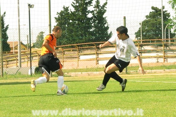 Talloru cerca il dribbling vincente