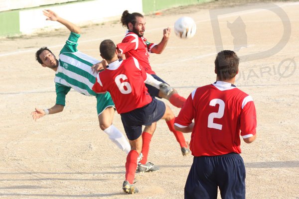 Ferrini QSE- Atletico Selargius 1-1 Rocca e Serrau in contrasto