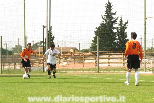 Simone Piras porta palla