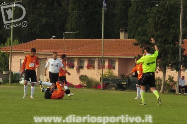 Un fallo ai danni di Piras fischiato dal signor Collu