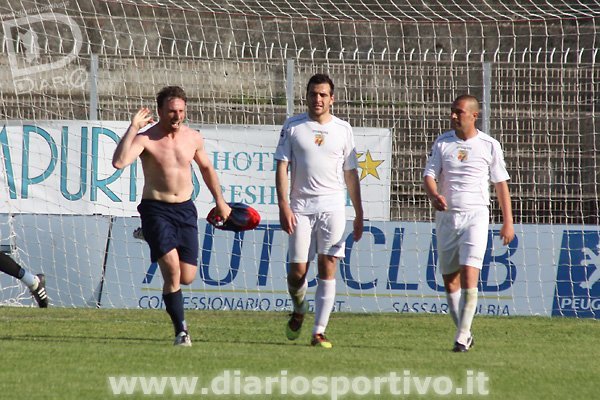 Marras esulta dopo il gol del 2-1