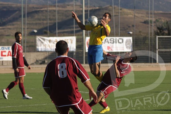 Senorbì-Girasole1-3 Congiu guarda Pusceddu staccare prepotente