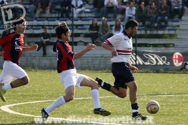 Stefano Murreli fermato fallosamente da Stefano Biggio 