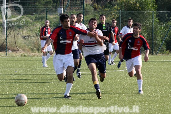 Gianluca Ennas fa ostruzione su Stefano Murreli