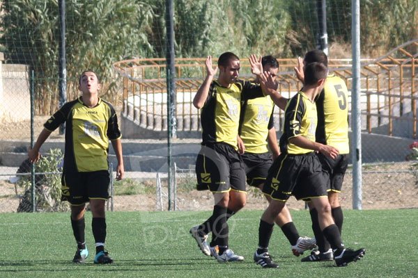PgsClunSanPaolo-Tertenia-2-1 Loi festeggiato per la realizzazione del momentaneo pareggio