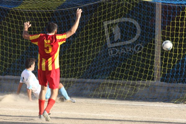 Su Planu-Loceri 2-2 Davide Mulas mette in rete in sospetto fuorigioco