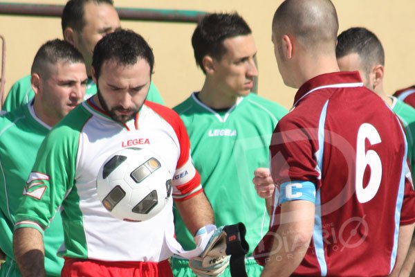 Il portiere Piroddi e capitan Serra
