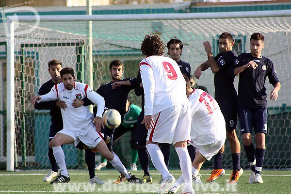 Calcio di punizione del Fidene