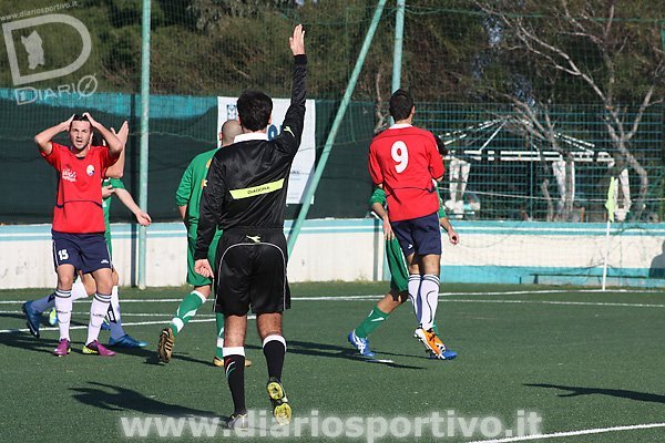 L'arbitro Ragonesi annulla il gol di Virdis