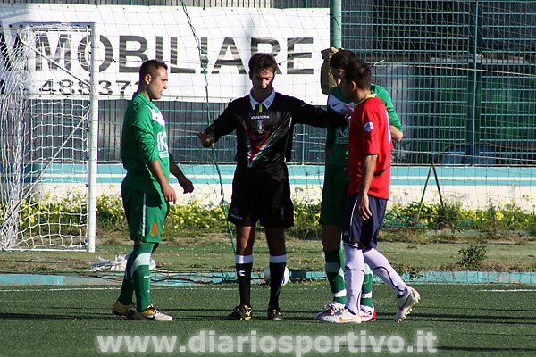 L'arbitro Ragonesi mette pace tra Coppola e Dul