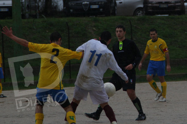 Samatzai-Girasole0-4 Matta-cerca-di-prender-la-palla-a-Secci