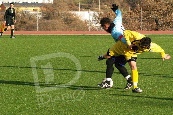 Fonni-Ilvamaddalena 2-1 Acciaro difende palla su Satgia