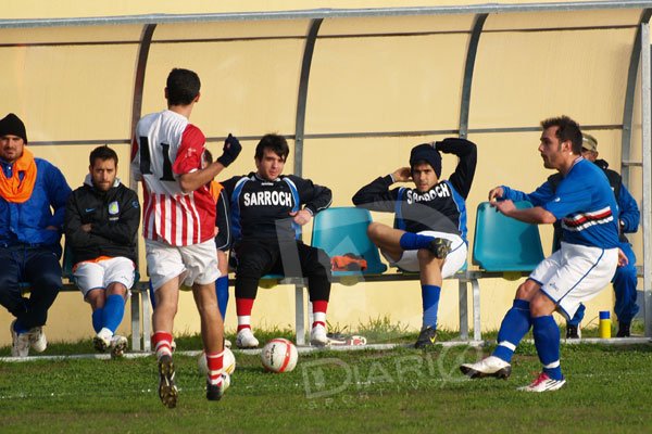 Sarroch-Orrolese3-3 Riccardo Sannaal rinvio, Lonis sorveglia
