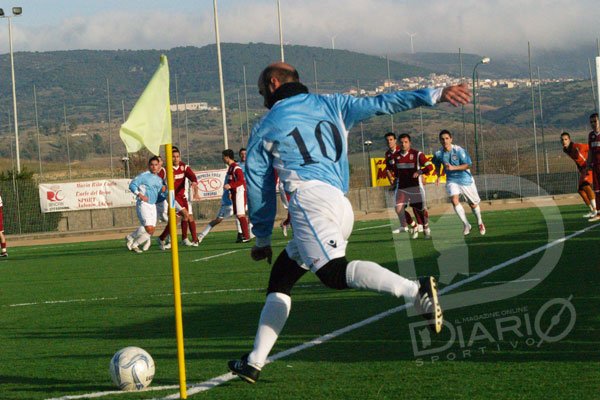 Senorbì-FulgorSenorbì 1-1  Un corner di Fercia