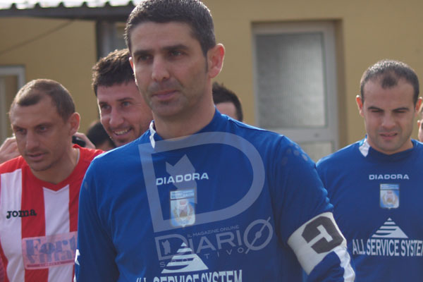 Siliqua-Pula-1-1 Francesco Mura all'ingresso in campo Siliqua-Pula-1-1 Francesco Mura all'ingresso in campo