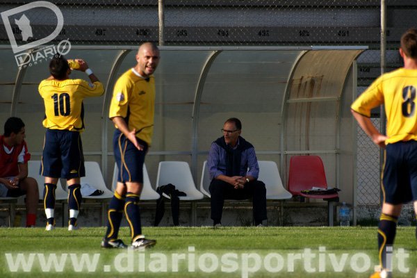 Trincas esorta Lilliu, Cossu si disseta; in panchina Mario Orrù