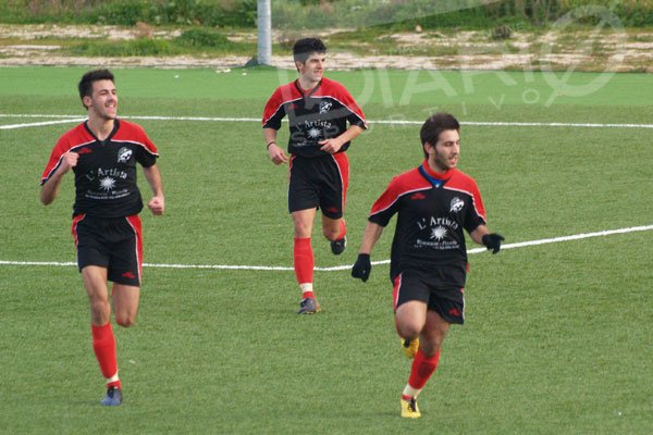 Abbasanta-Fonni-1-0 L'Abbasanta festeggia dopo il gol di  Pinna 