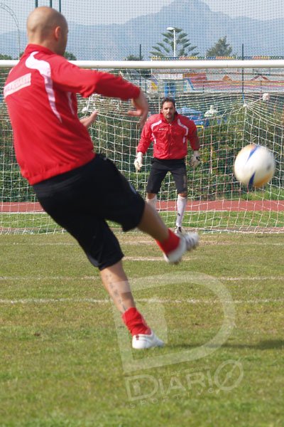 Pula - Porto Corallo 1-2 Placentino prova il calcio da fermo
