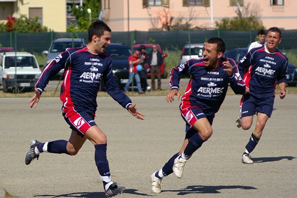 La Palma - Monte Alma (tempi regolamentari 2-2; rigori 5-4) Esultanza dopo il primo goal del Monte Alma del numero 11