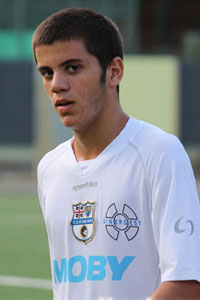 Riccardo Capuano, il match winner dell'Olbia, autore del secondo gol, ha compiuto 17 anni domenica scorsa 28 ottobre. Ha fatto parte della rappresentativa allievi di Giuseppe Zizi