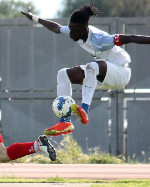 Momo Sakho, centrocampista, Barisardo
