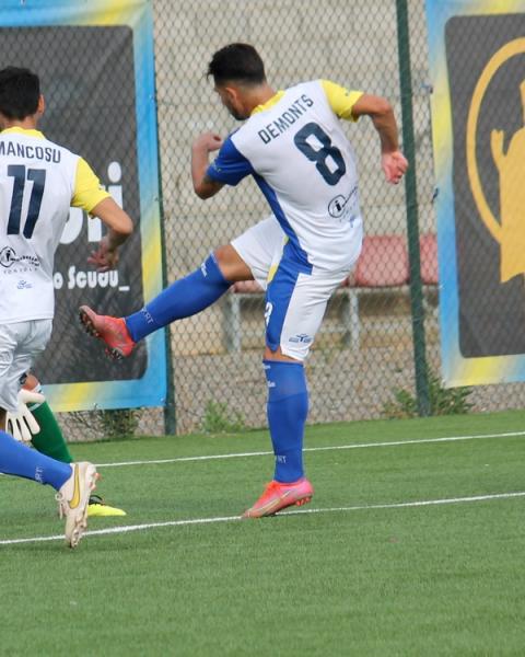 Andrea Demontis, centrocampista, COS