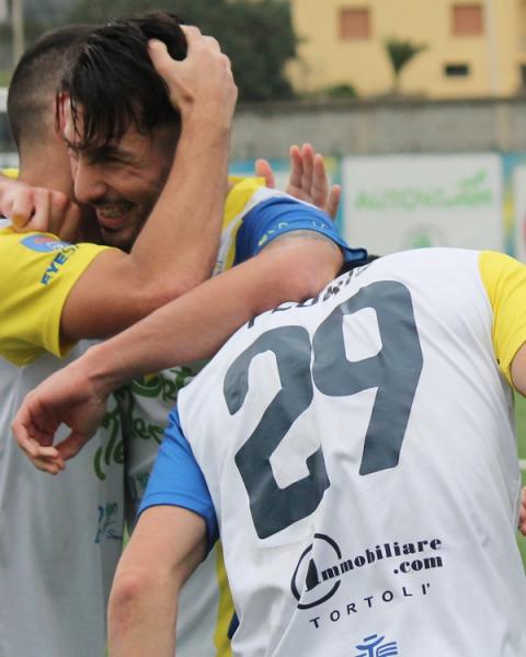 Andrea Demontis, centrocampista, COS