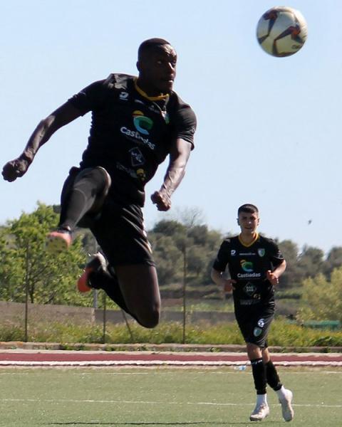 Carlos Mboup, attaccante, Castiadas